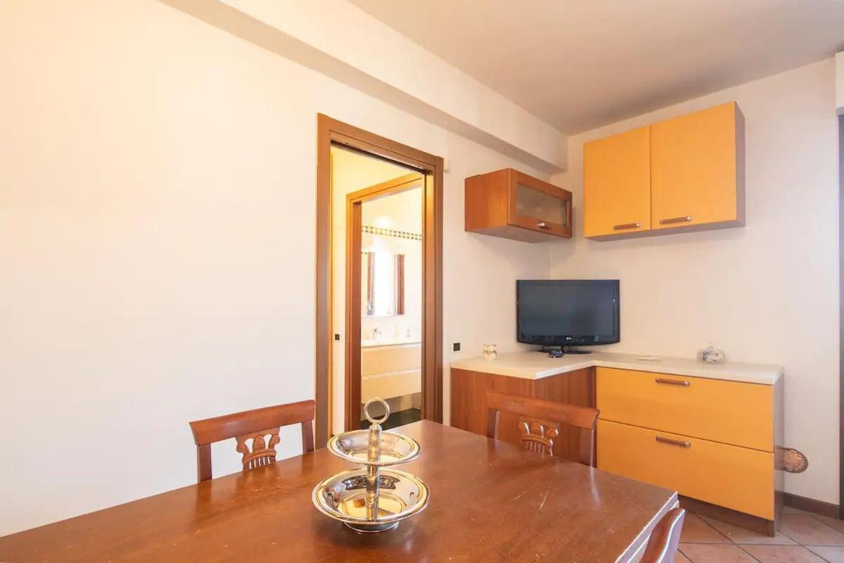 Suite Con 2 Balconi - 6 Guest Прато Екстериор снимка